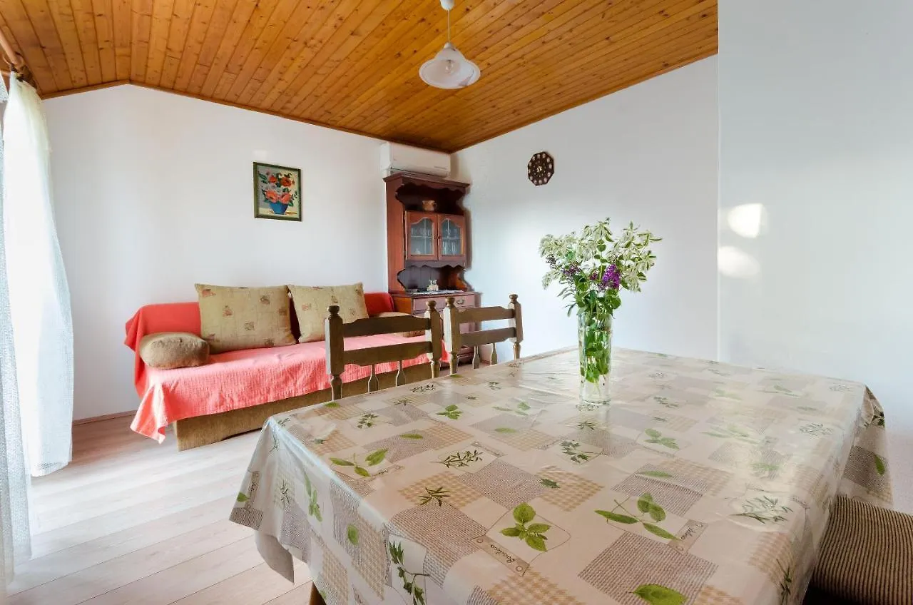 Apartment Ankica Lopar